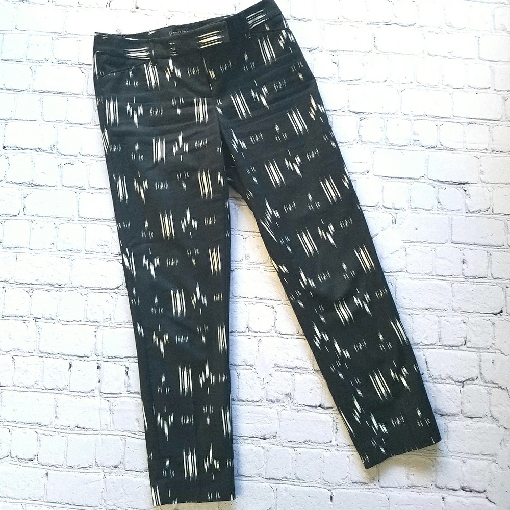WHBM Black & White Capri Pants Slim Ankle Sz 2R